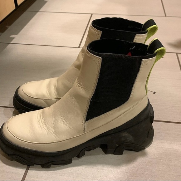 Sorel Brex Chelsea boots. Size 7.5 - Picture 2 of 6